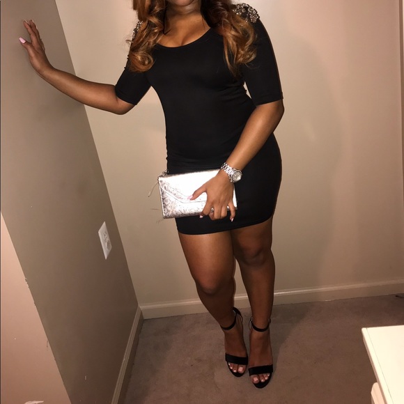 Black fitted dress - Picture 1 of 2